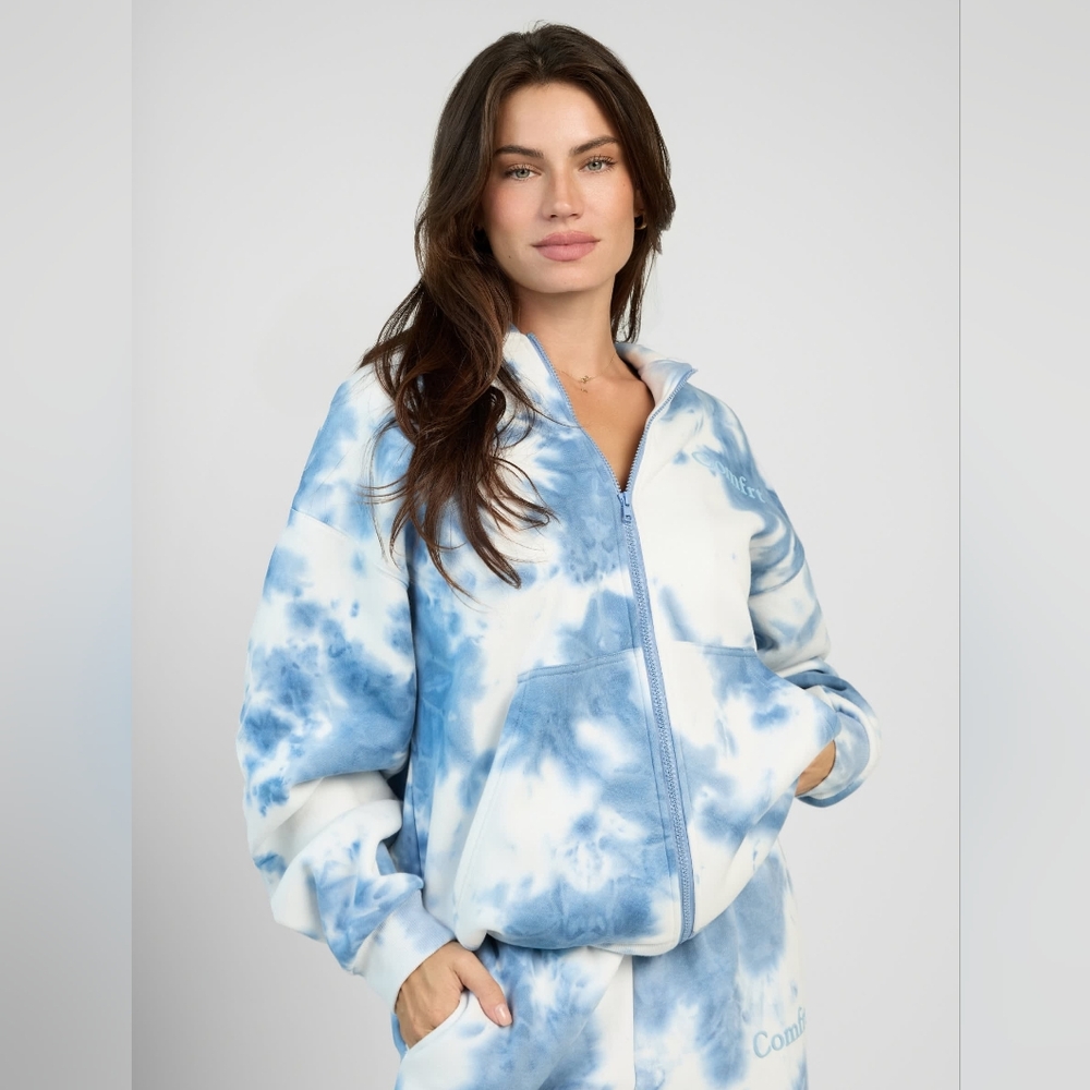 Comfrt Minimalist Blue and White Tie-Dye Zip Hoodie